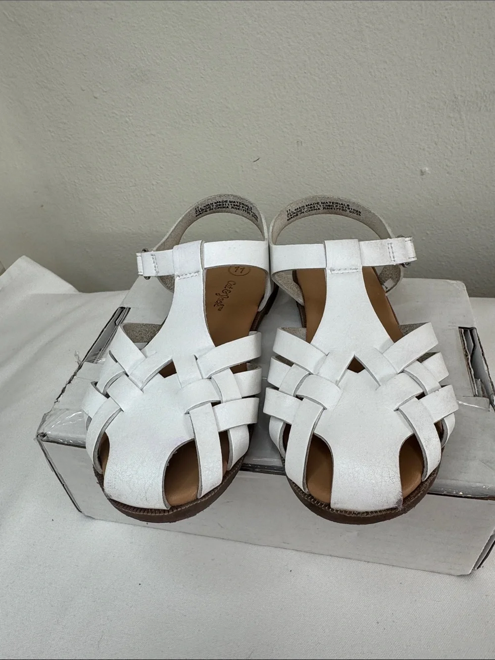 Target Cat & Jack White Girl’s Woven Peep Toe T-Strap Sandals. Sz 11